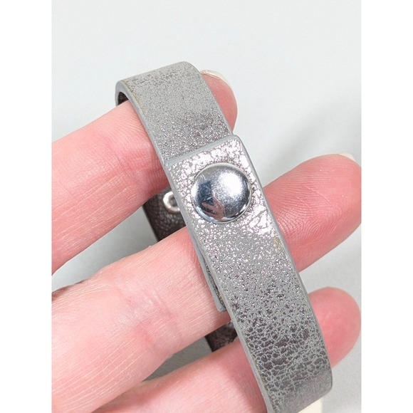 Splendid Iris Gray Faux Leather Love Silver Tone Bar ID Snap Cuff Bracelet 7.5" - Picture 6 of 8